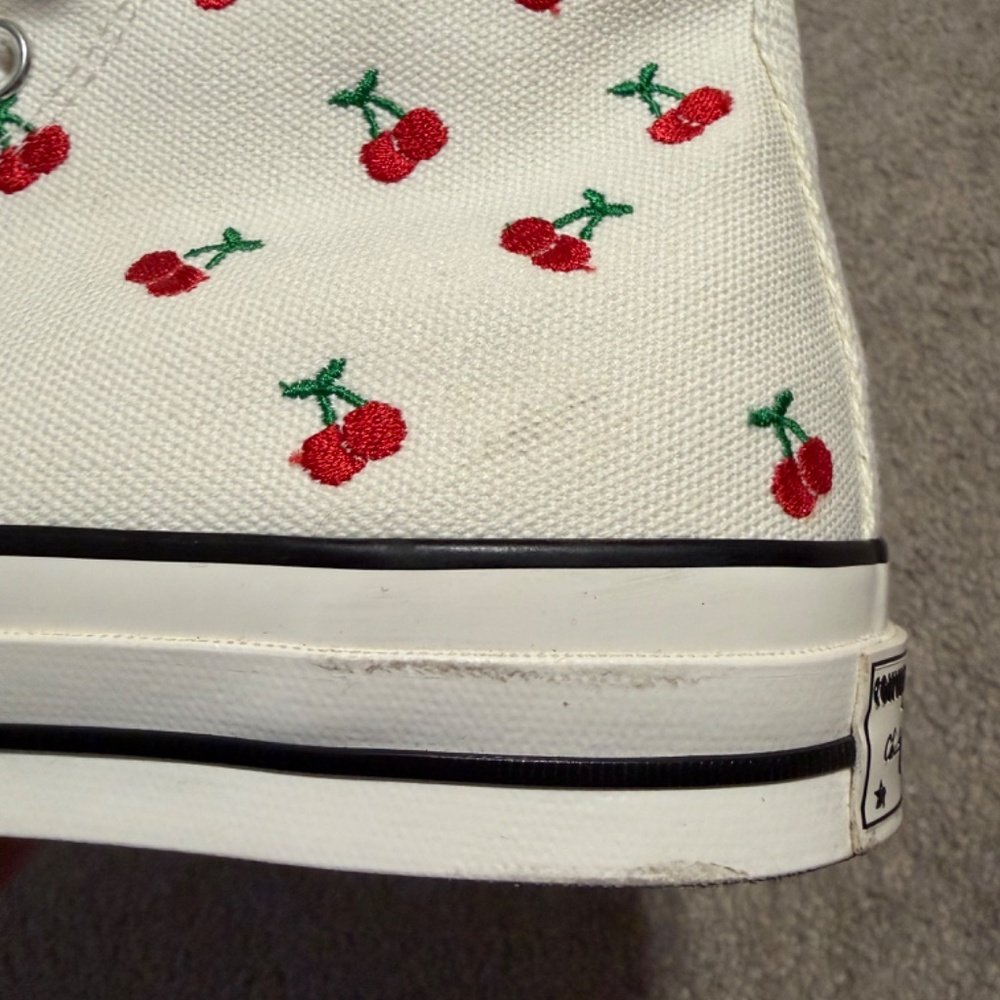 Embroidered cherry high-top Converse - Picture 9 of 13